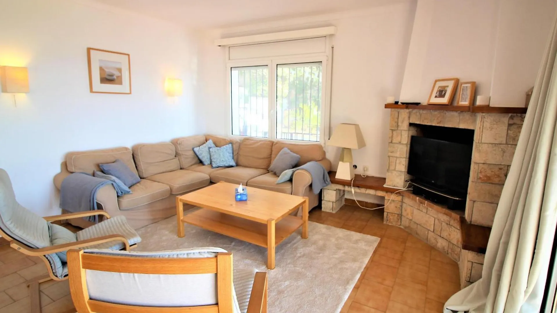 Holiday home 8002 - Los Torrinos 50, Casa Aislada De Todo Ruido, Con Fantastica Vista Al Mar, Gran Terreno De 100M2 Con Barbacoa, Rodeada De Vegetacion, Intimidad Asegurada. 2 Garajes. - Es-258-91 Roses Spain